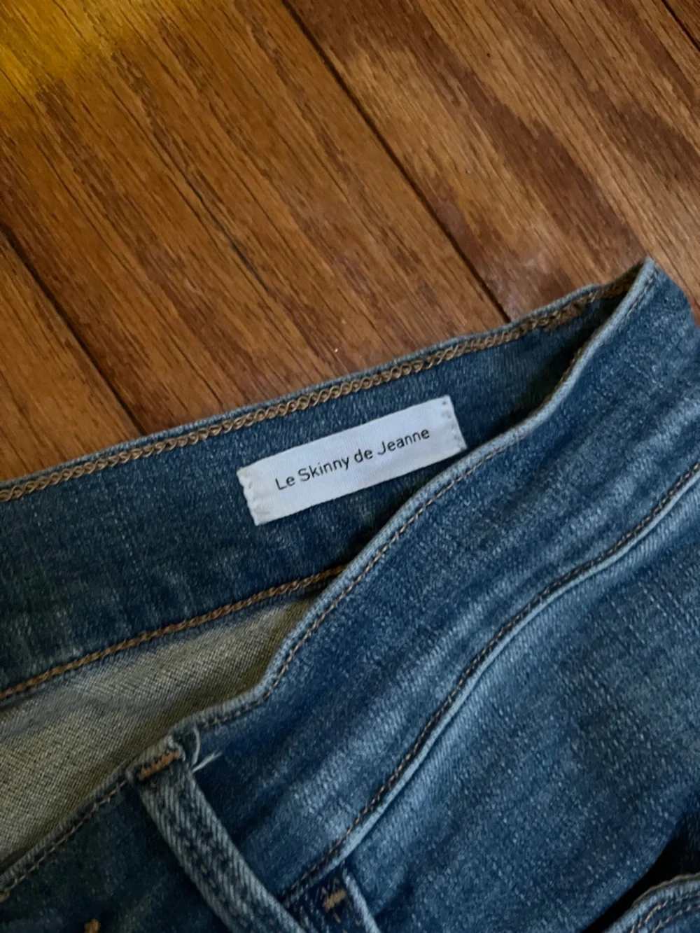 FRAME Le Skinny de Jeanne
